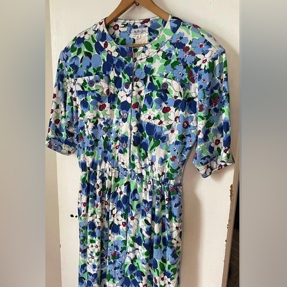 🥳SOLD🥳Vintage 1970’s. Matti of Lynne. Soft Floral Day Dress. CottonUS14. - Picture 1 of 5
